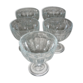 5 coupes sur pied en verre moulé pour les desserts