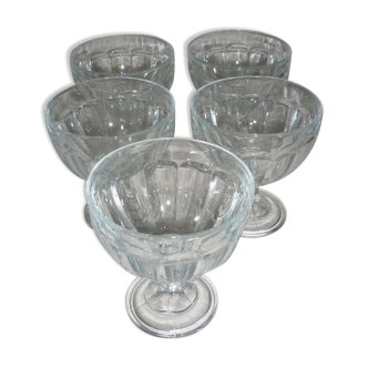 5 moulded glass standing cups for desserts
