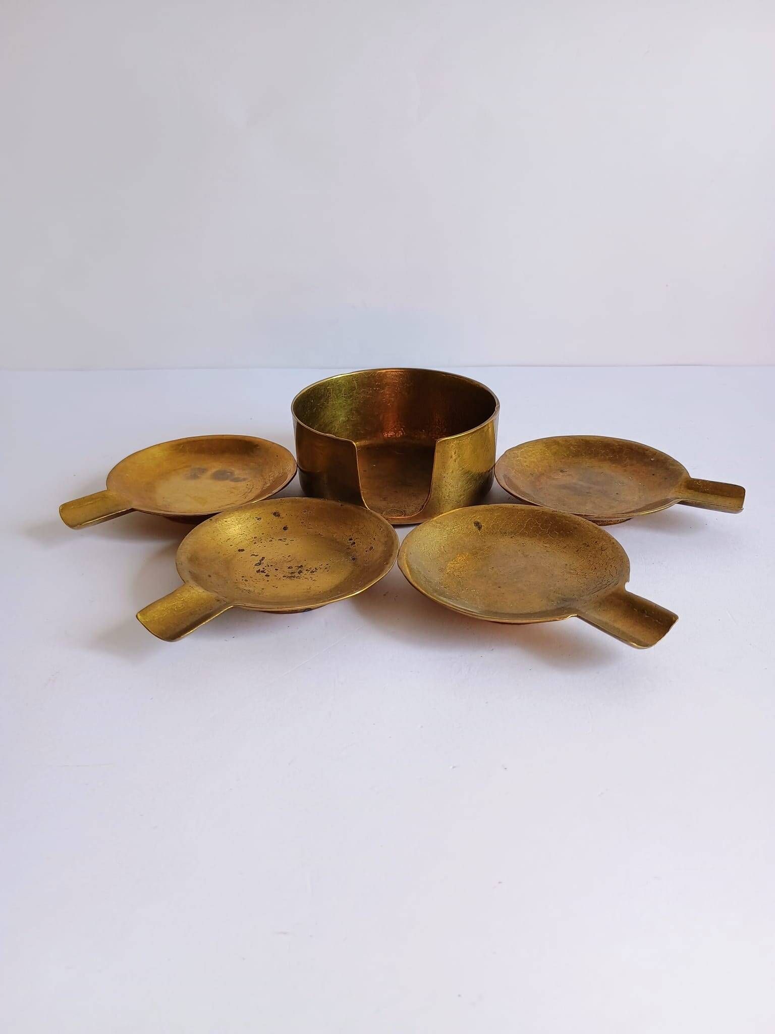 Lot de 4 cendriers gigognes laiton vintage