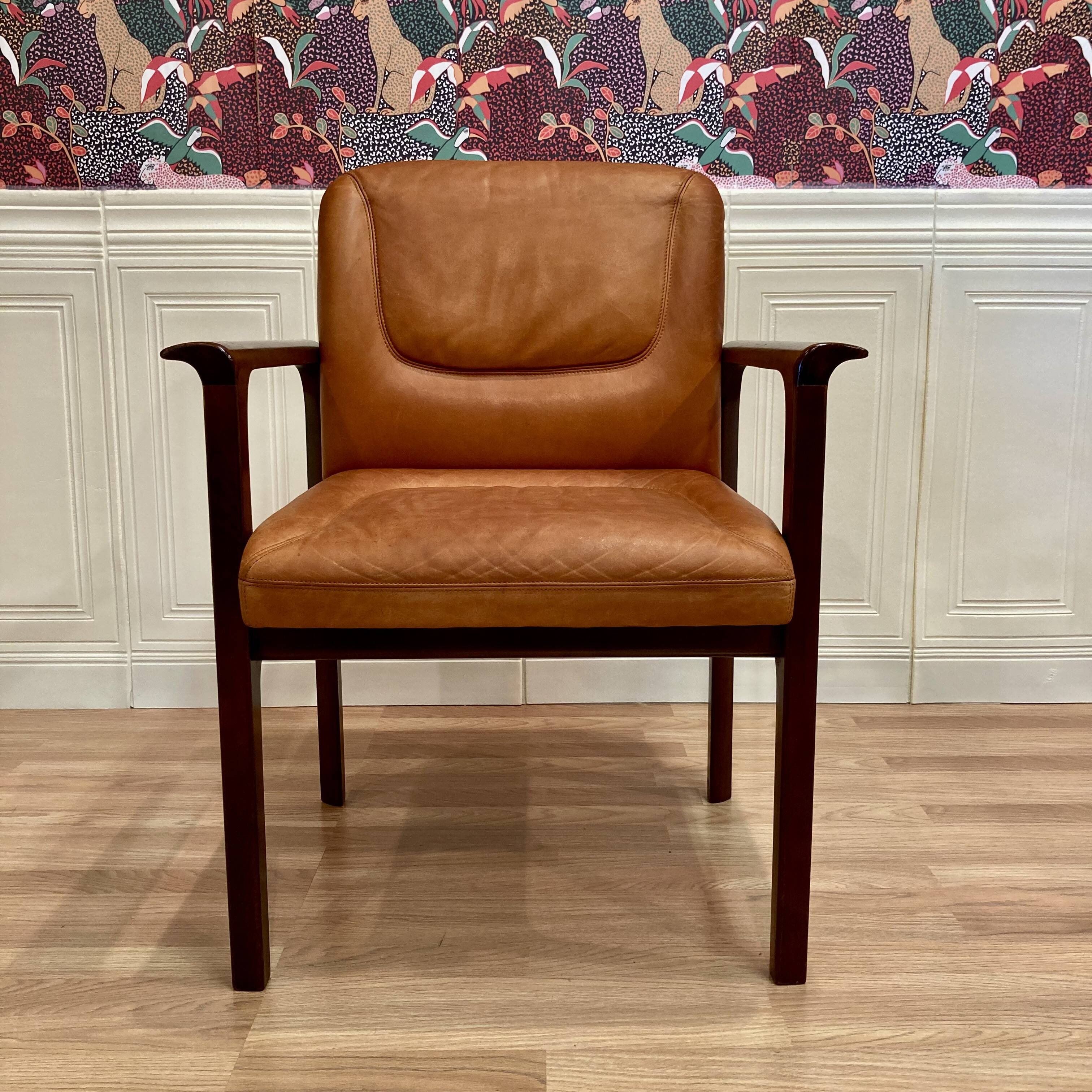 Fauteuil cuir "design 1960".