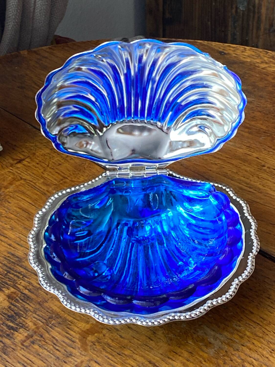 Beurrier coquille avec couteau, plaqué argent, Queen