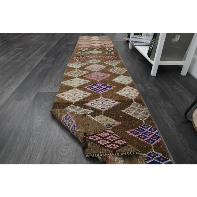 Tapis de couloir vintage turc Oushak fait main en laine et coton marron, années 1970