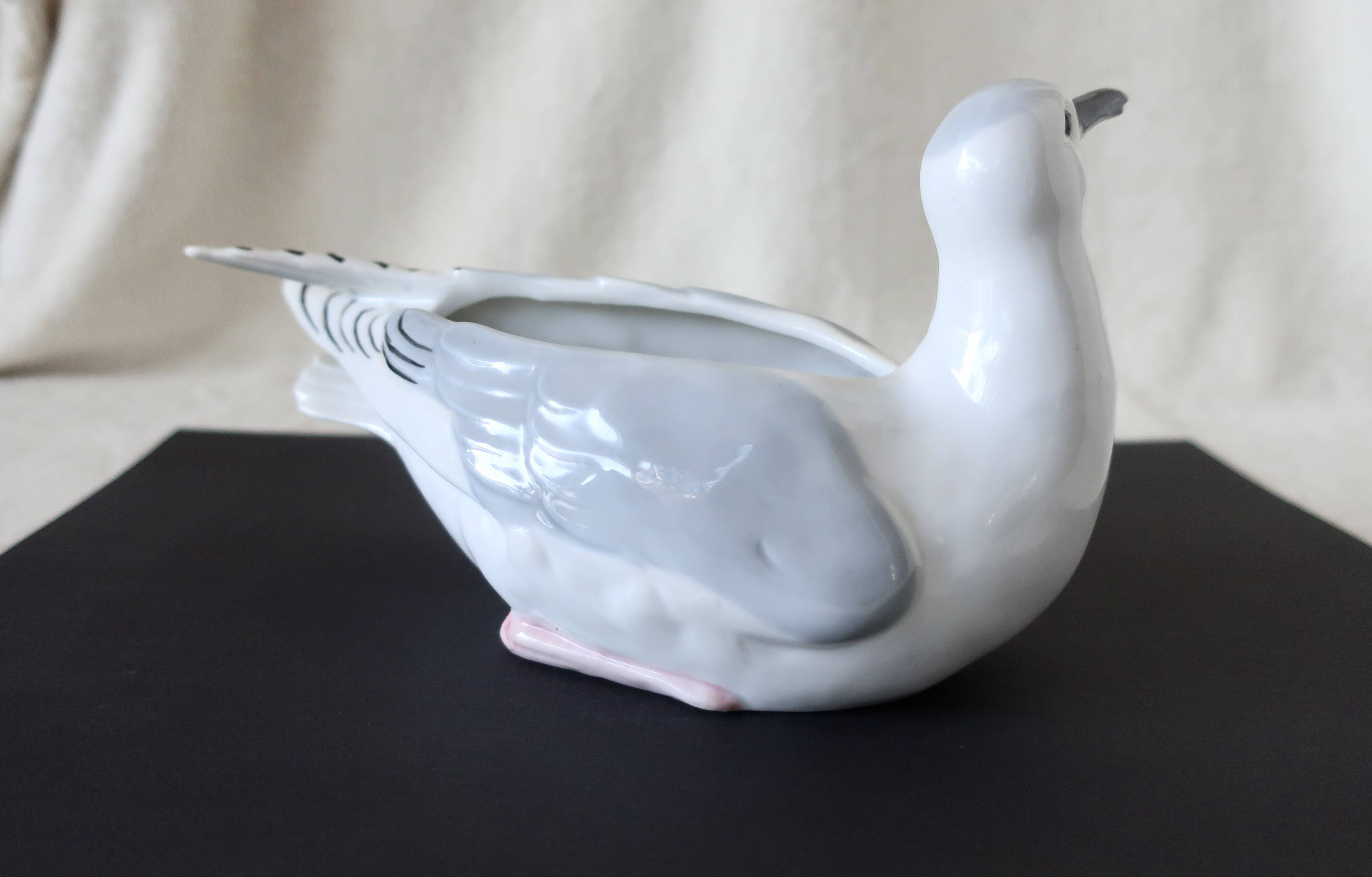 German Porcelain Seagull, 1930s Pocket Tray, Very Good Condition.