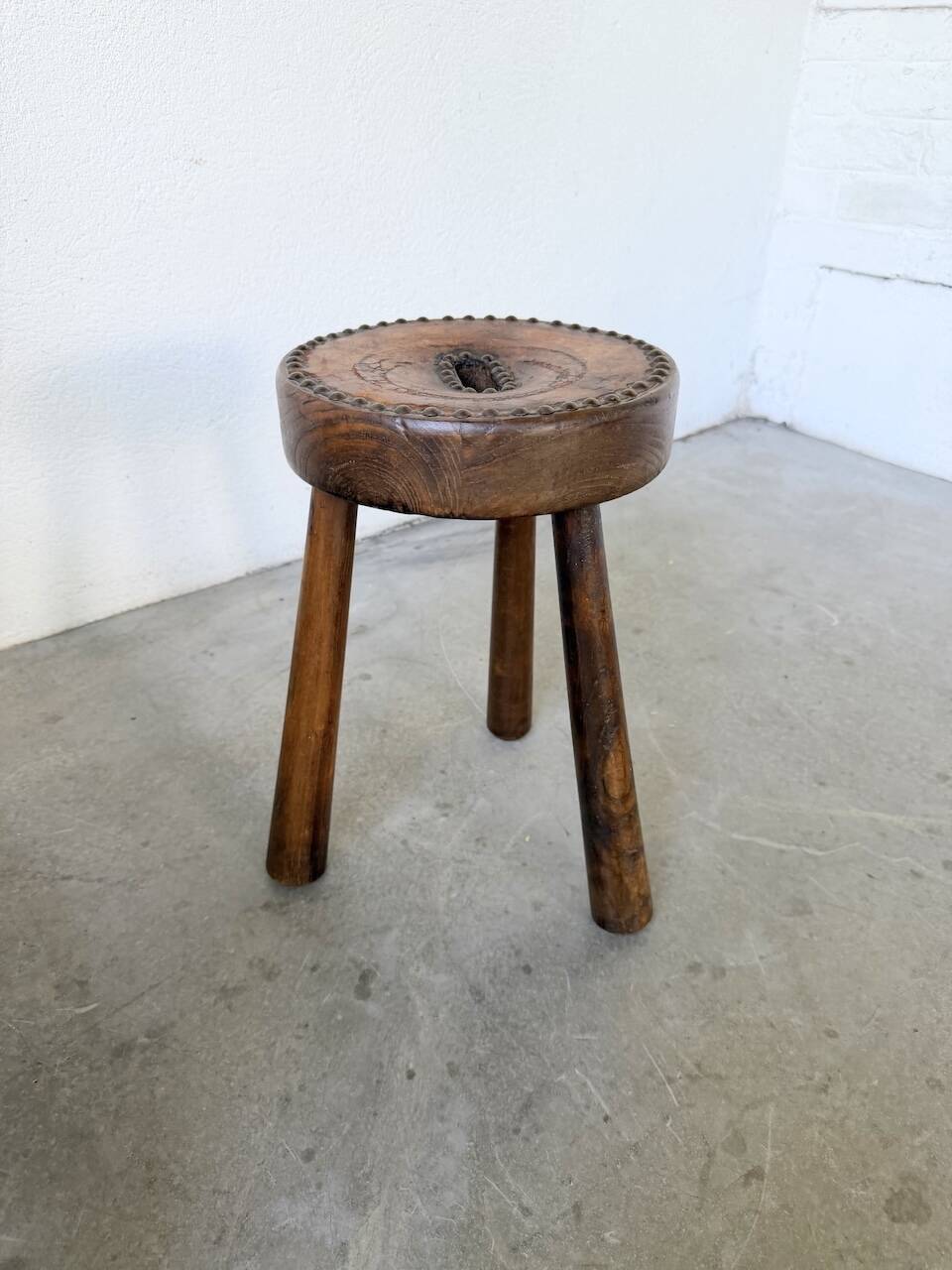 Three-legged shepherd stool oak