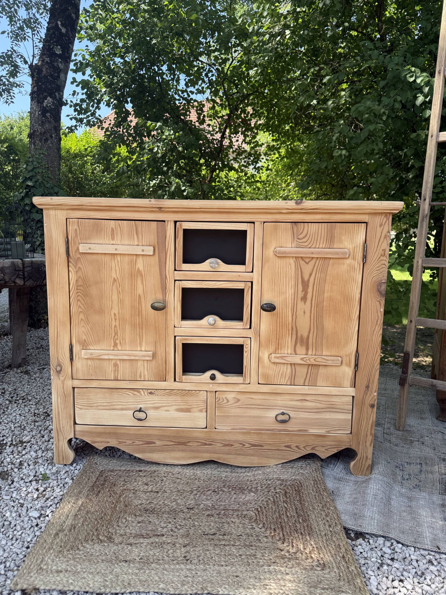 Meuble de rangement / Buffet pin massif