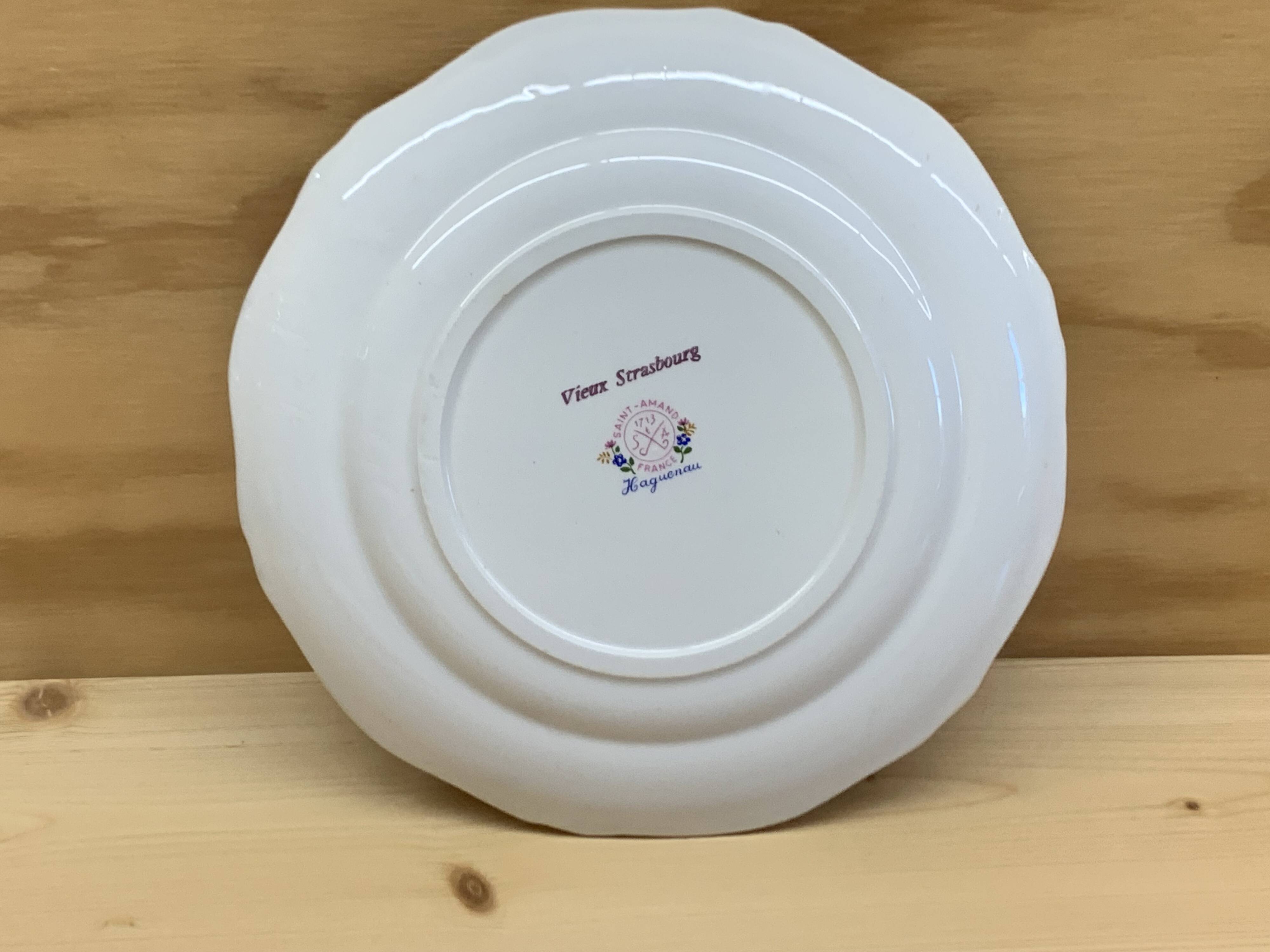 6 vintage Saint Amand dessert plates