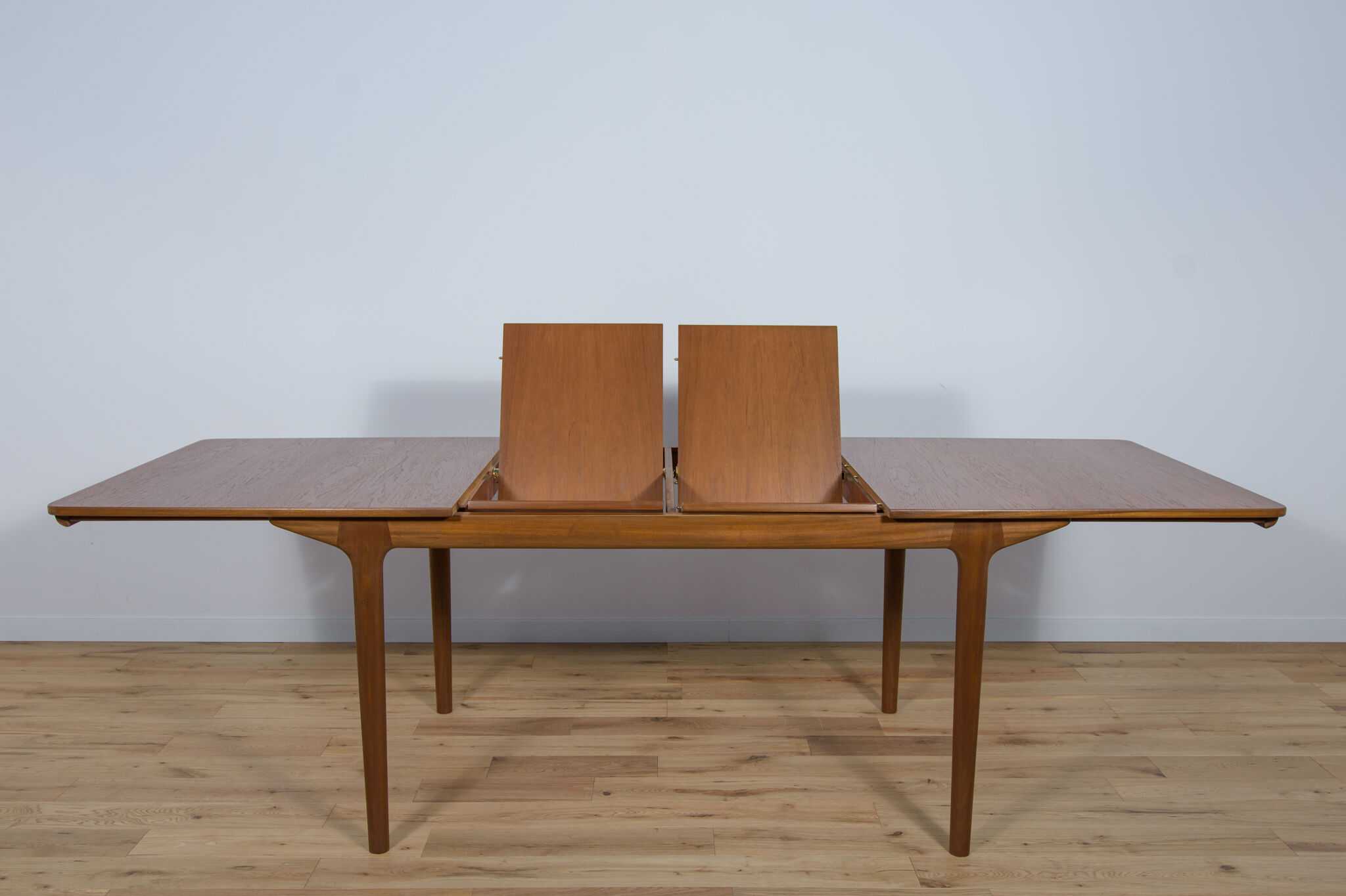 Teak extendable dining table from mcintosh, 1960s