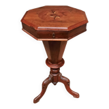 Octagonal tray worker