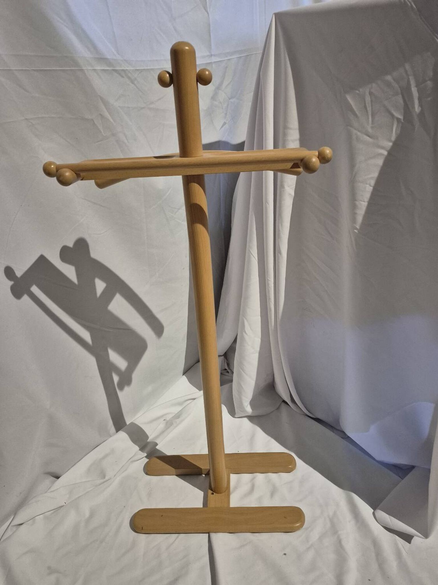 Porte-vêtements en bois vintage