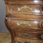 Commode Tombeau Bordelaise en Noyer XVIIIe