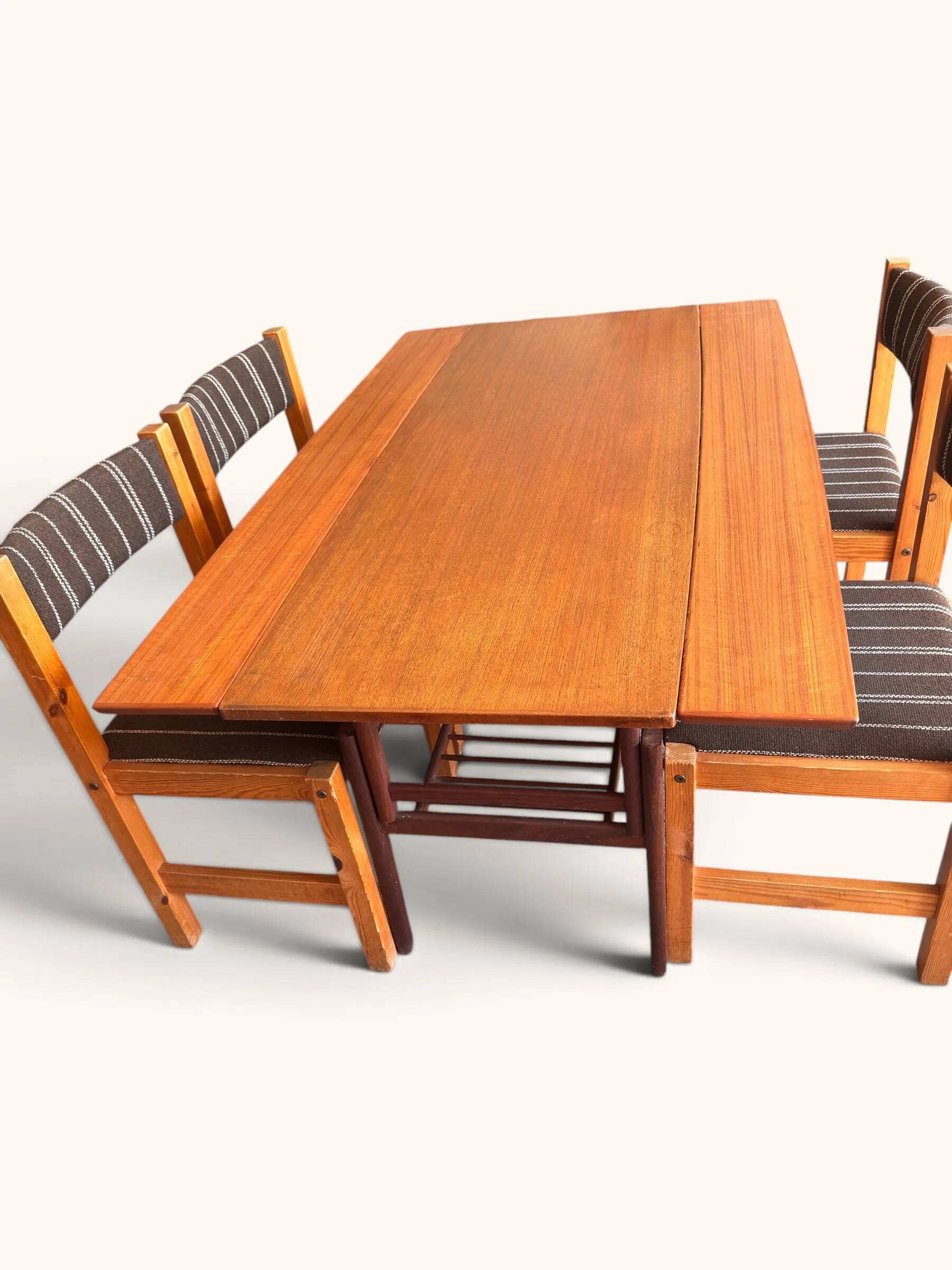 Vintage Mid-Century coffee table and dining table in one, Grete Jalk for Glostrup.