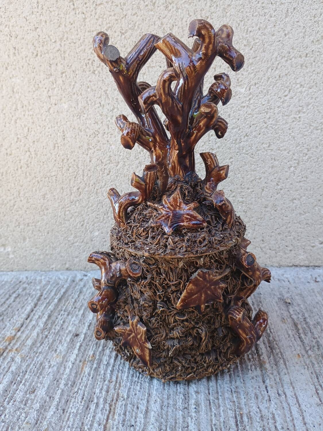 BOSSOT in Ciry-le-Noble (71) Stoneware tobacco pot with naturalist decoration