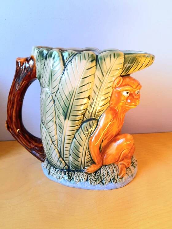 Zoomorphic pitcher in slipware, monkey.