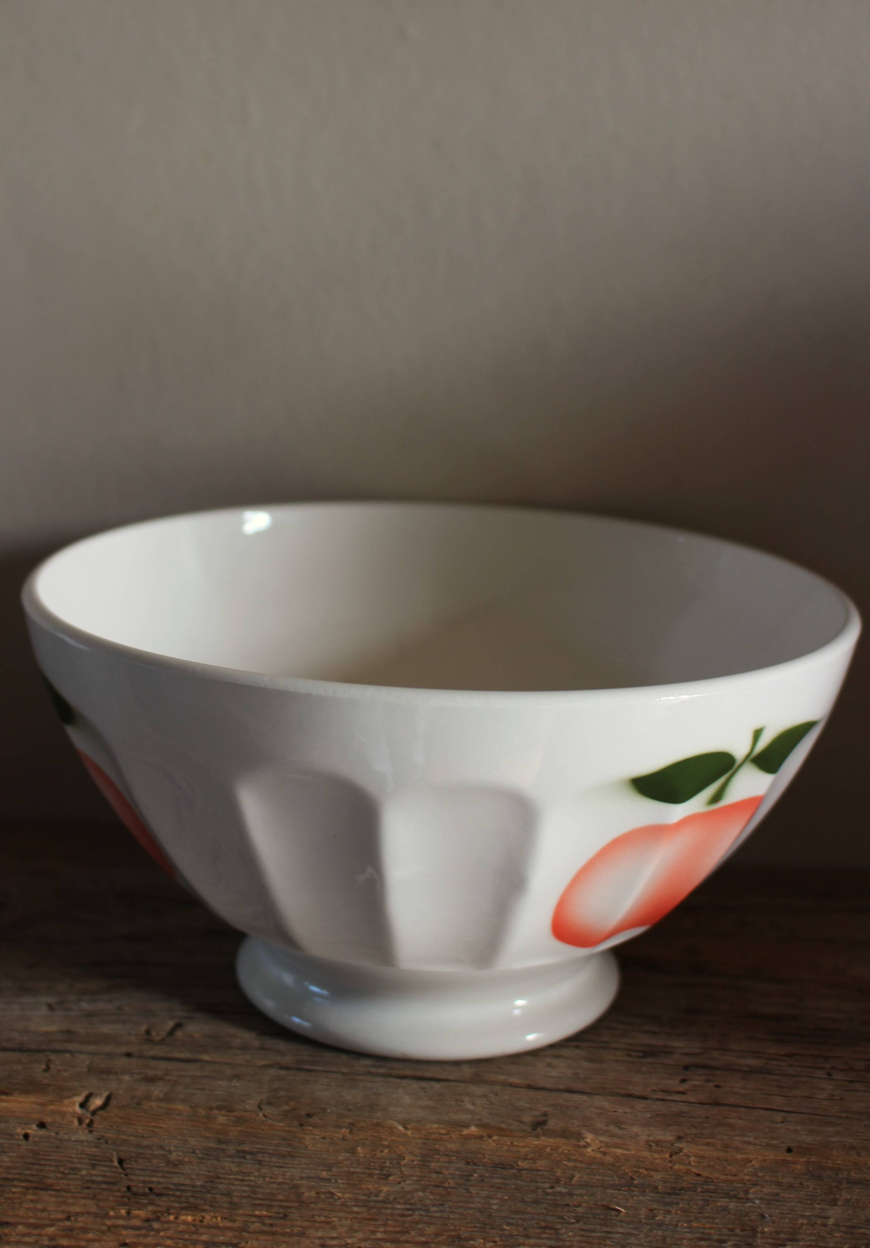 Large vintage apple ribbed footed bowl