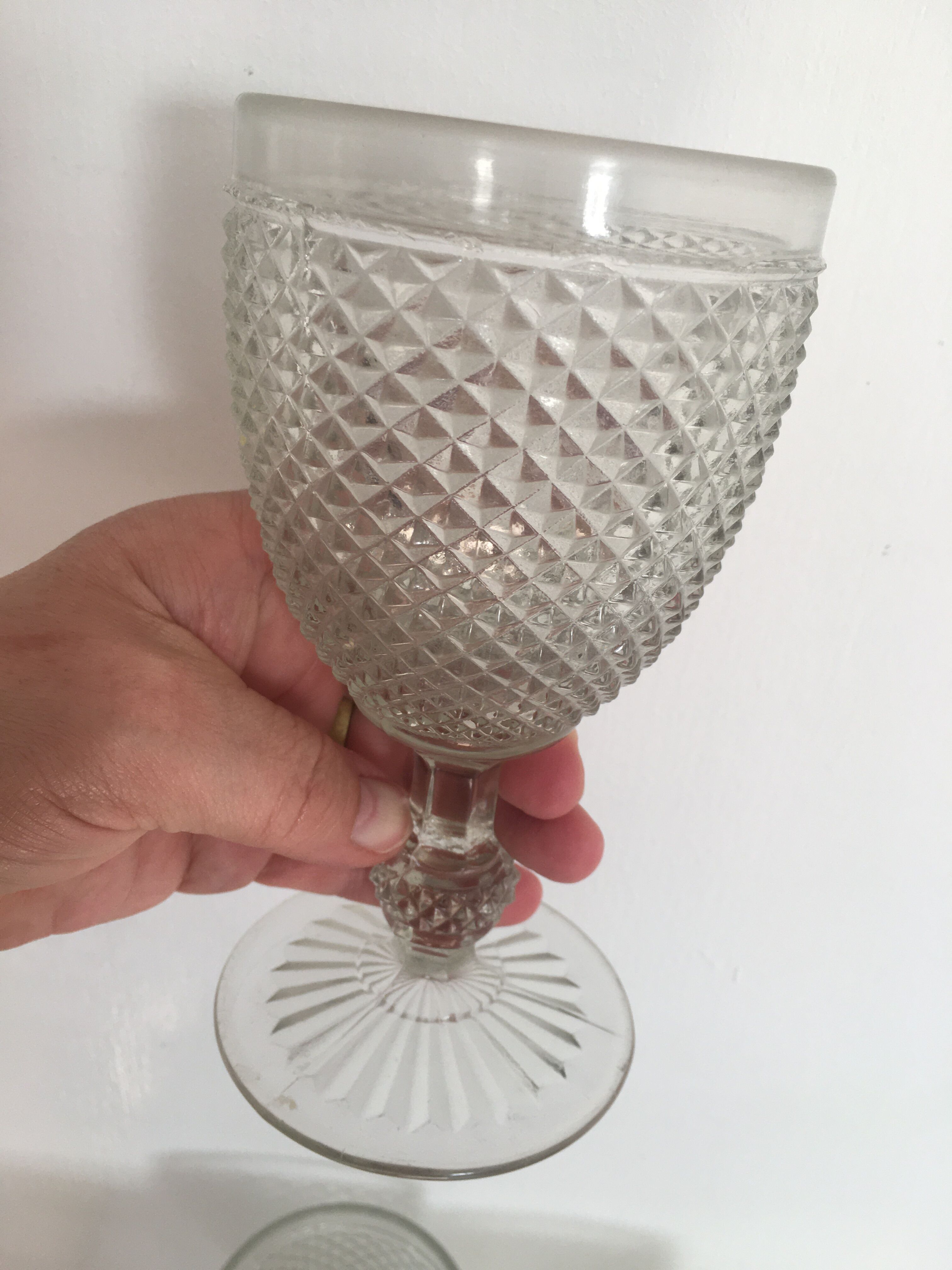 Transparent diamond tip walking glasses