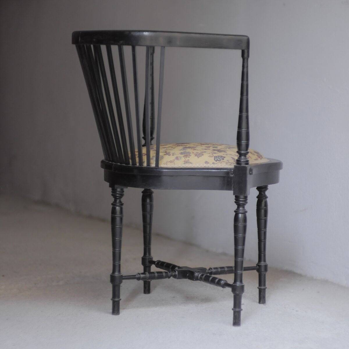 Armchair with armrests attributed to Adolf Loos, 1940s.