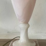 Pied de lampe en onyx rose et blanc