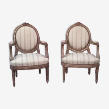 Paire de fauteuils à médaillons de style Louis XVI d époque Napoléon III