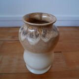 Beige vase lava effect