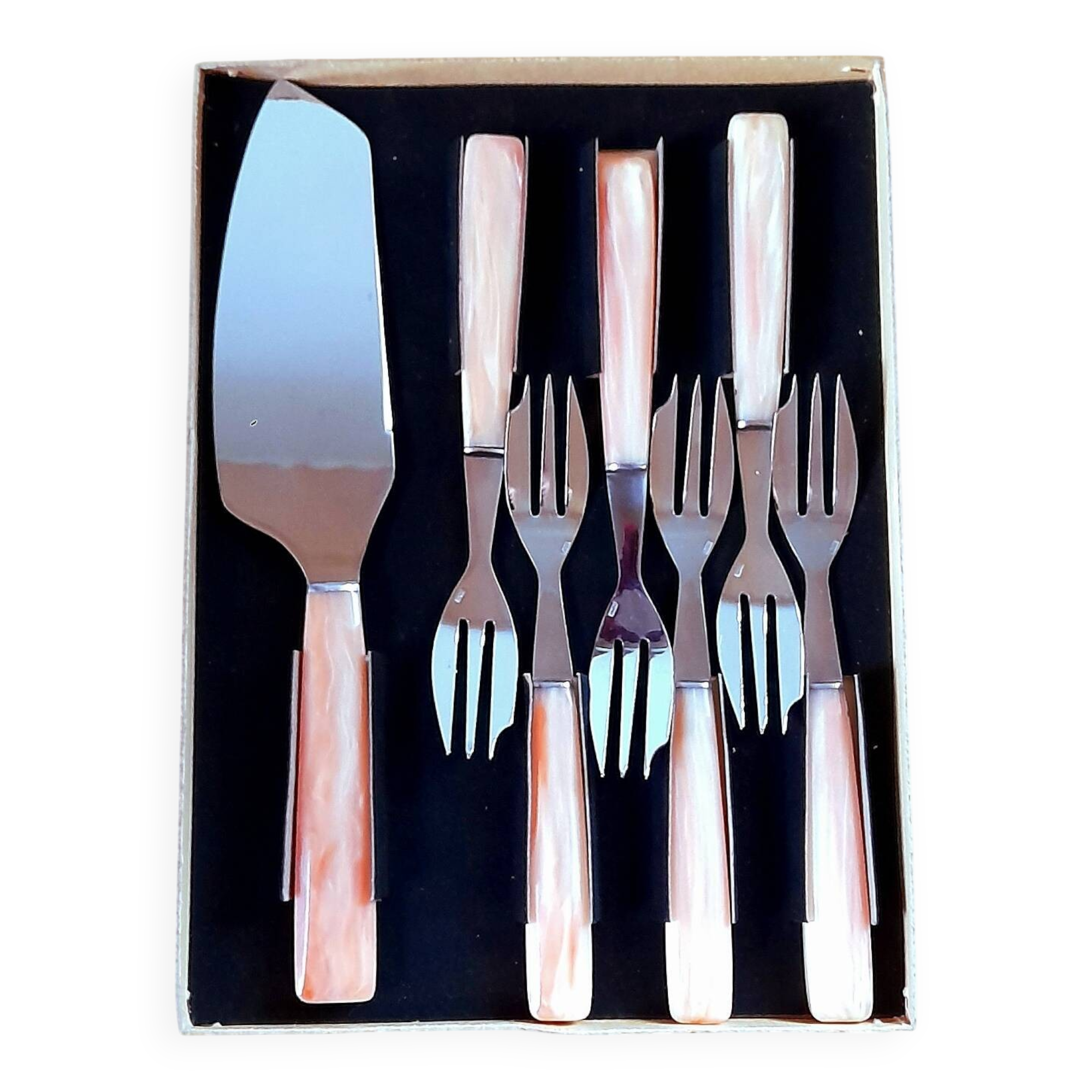 Stainless steel and Bakelite dessert cutlery