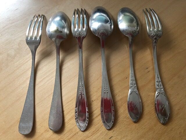 Set of six cutlery with silver metal entremets