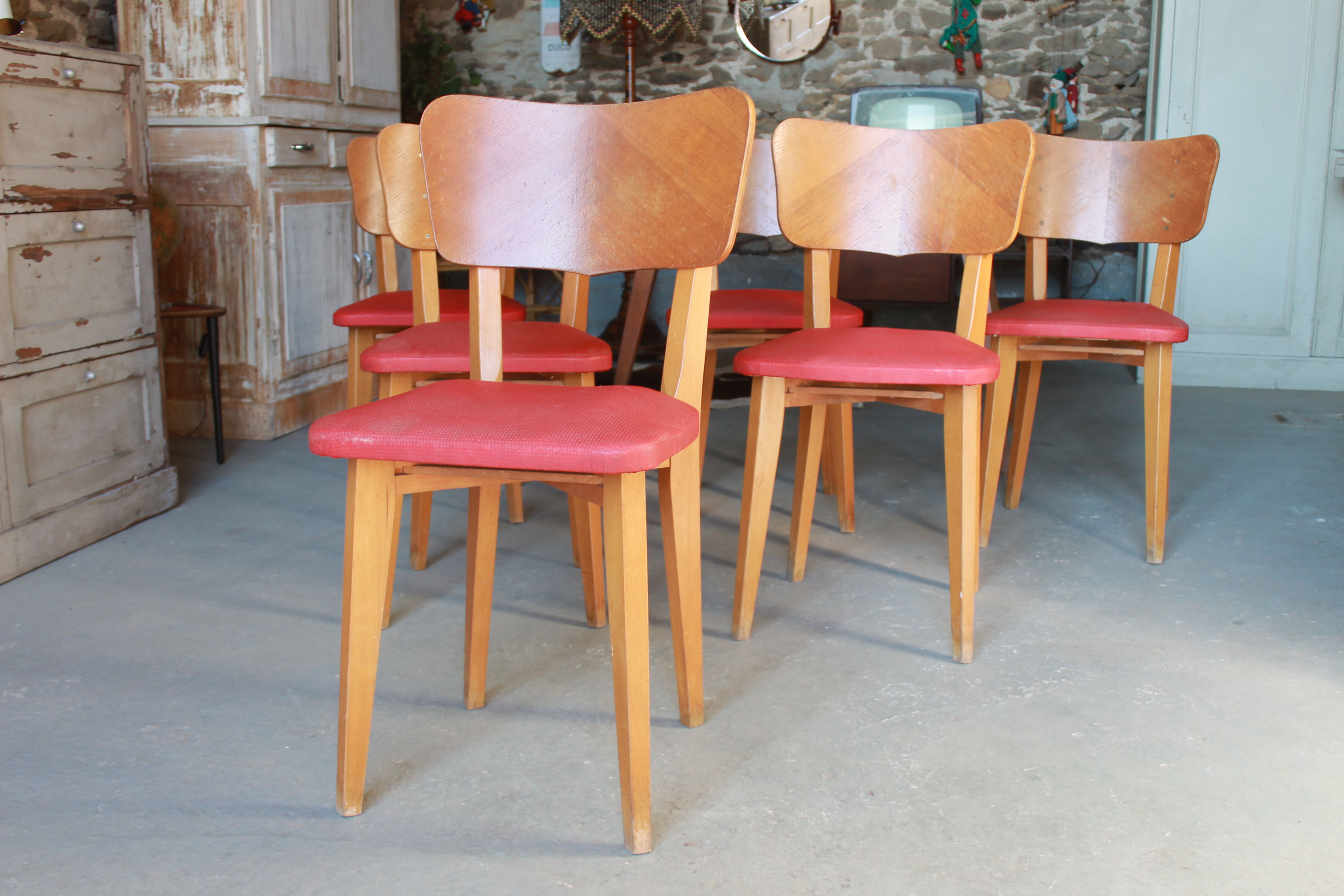 Lot of 6 ELF chairs in wood and vinyl