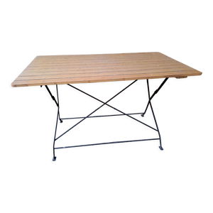Table pliante de jardin