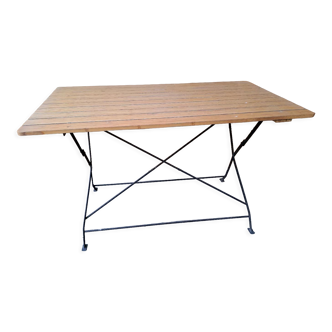 Folding garden table