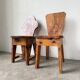 Paire de chaises brutalistes savoyardes en pin