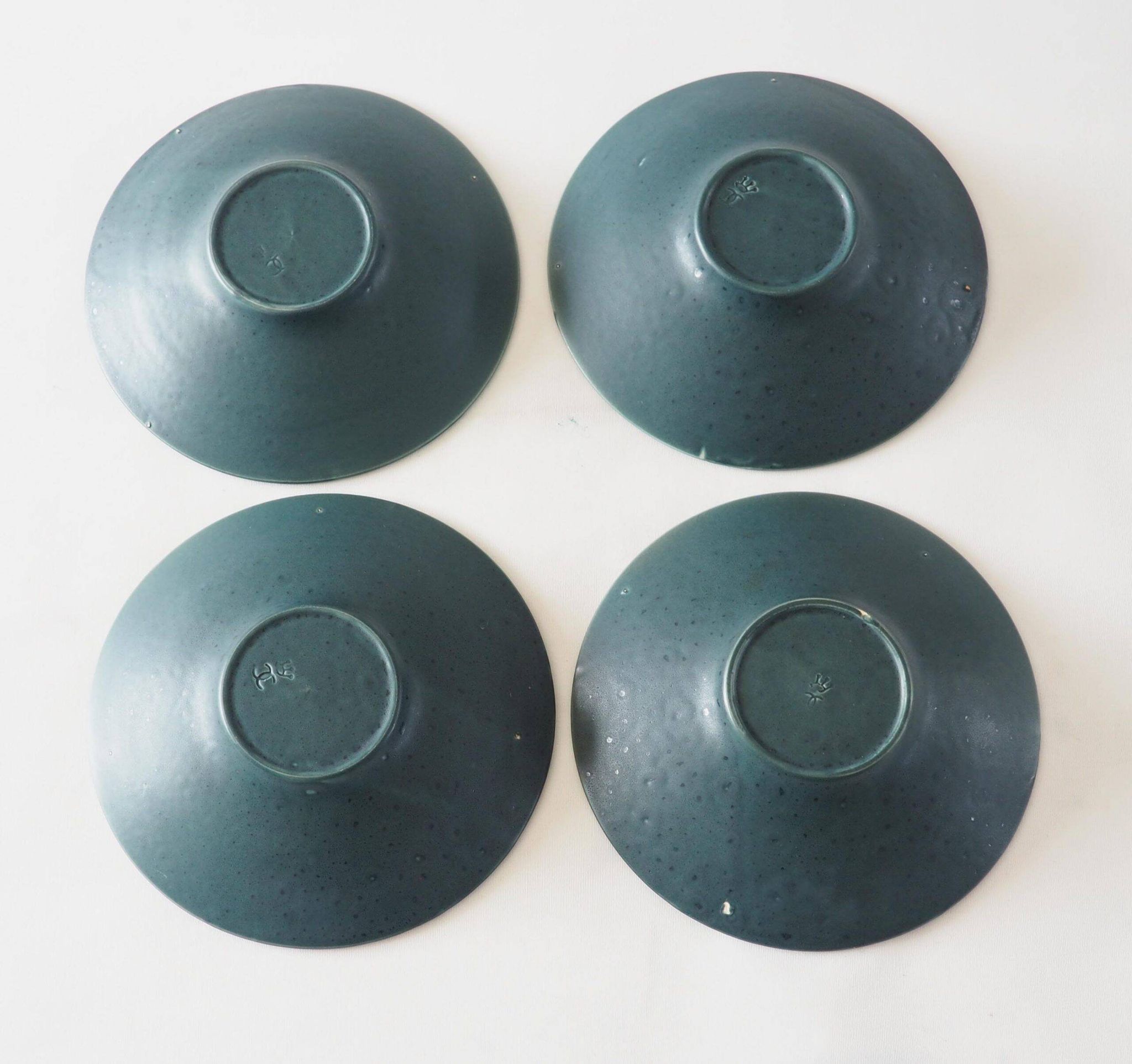 Service assiettes et plats fat lava bleu