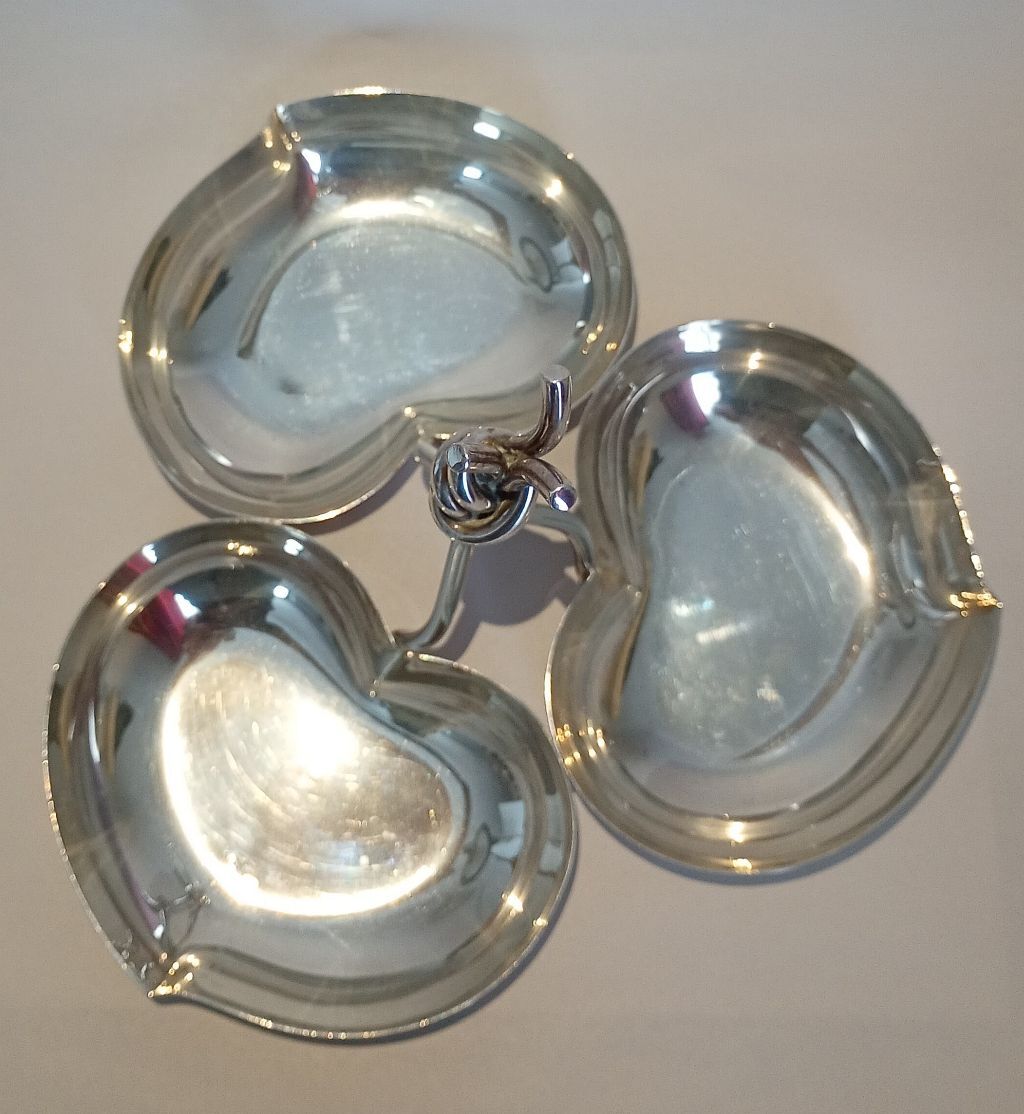 Sterling Silver (925) 3 Water Lily Leaves Centrepiece 422 grams