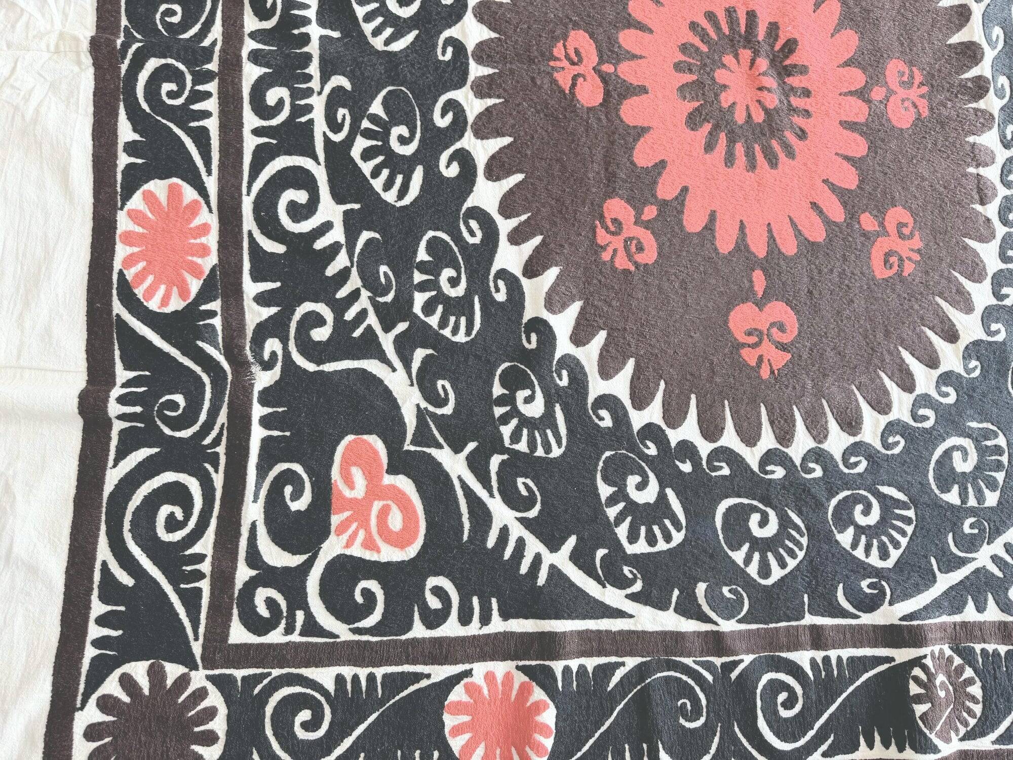 Vintage hand-embroidered tablecloth 158x162 cm