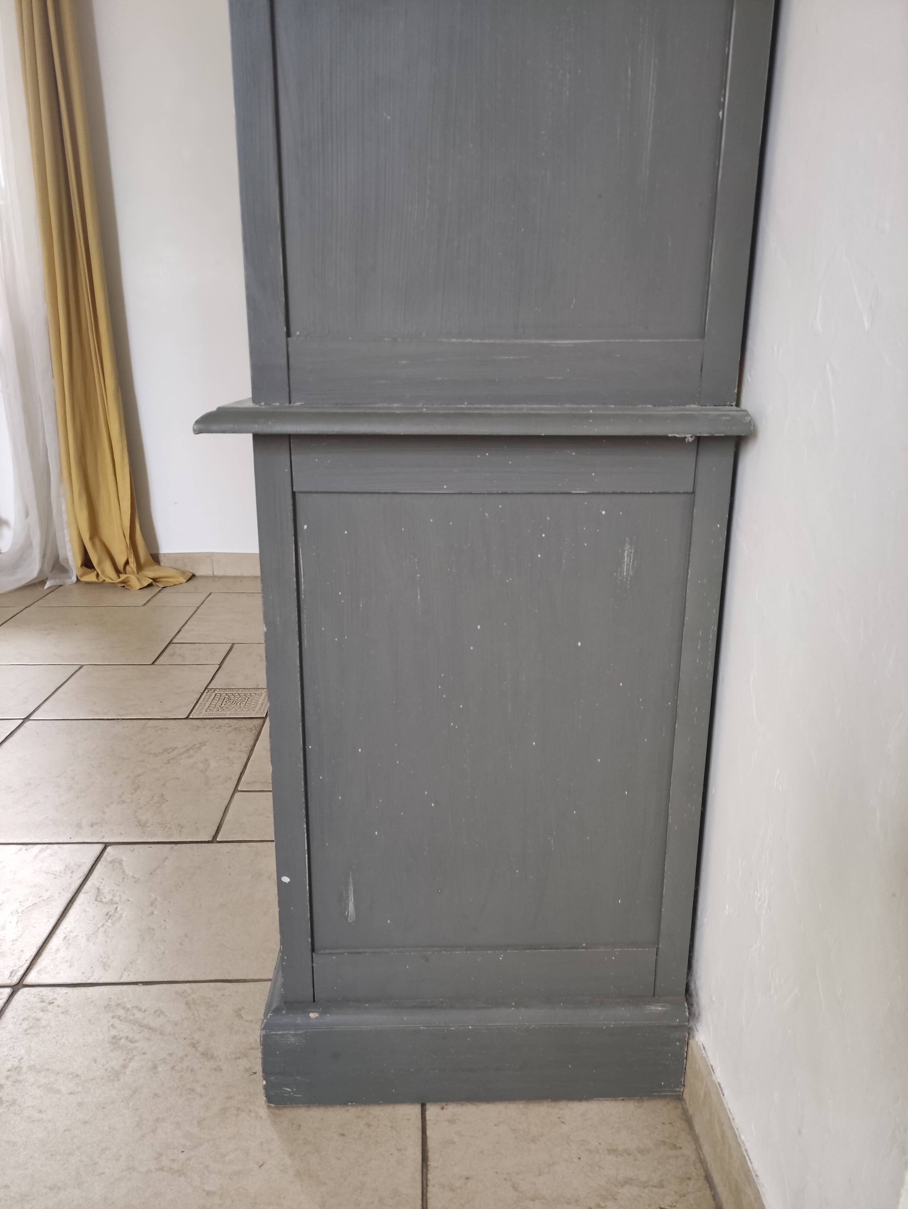 4-door cupboard buffet