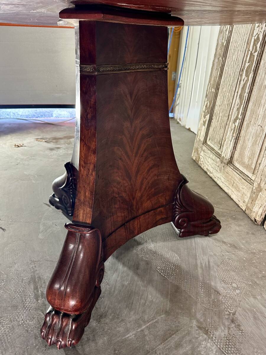 Tripod gueridon from the Restoration period, 19th century.