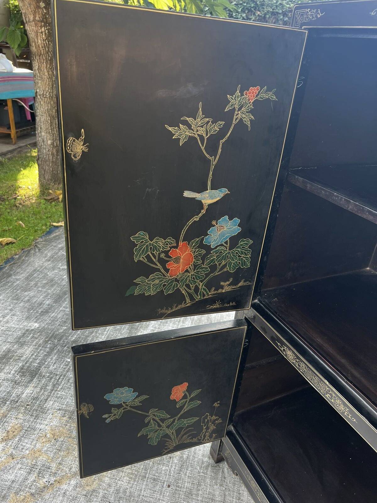 Lacquered Chinese furniture with semi-precious stones 1970