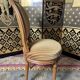 Suite de 4 chaises style Louis XVI médaillon