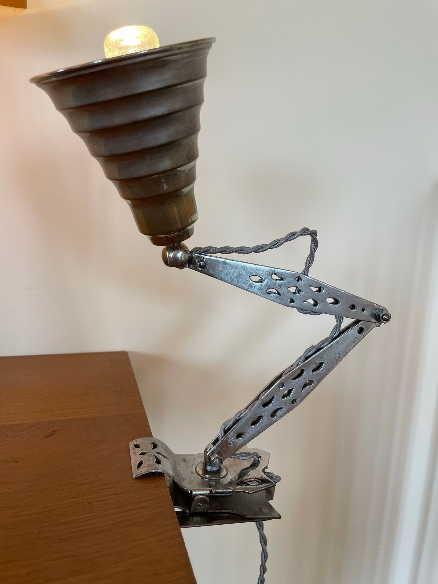 Clamp articulated lamp