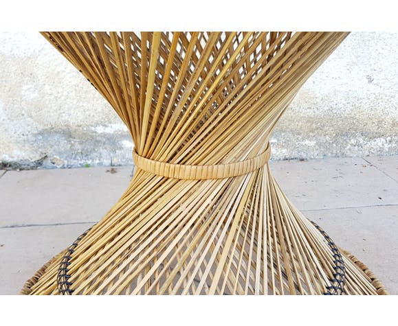Tamtam table in rattan