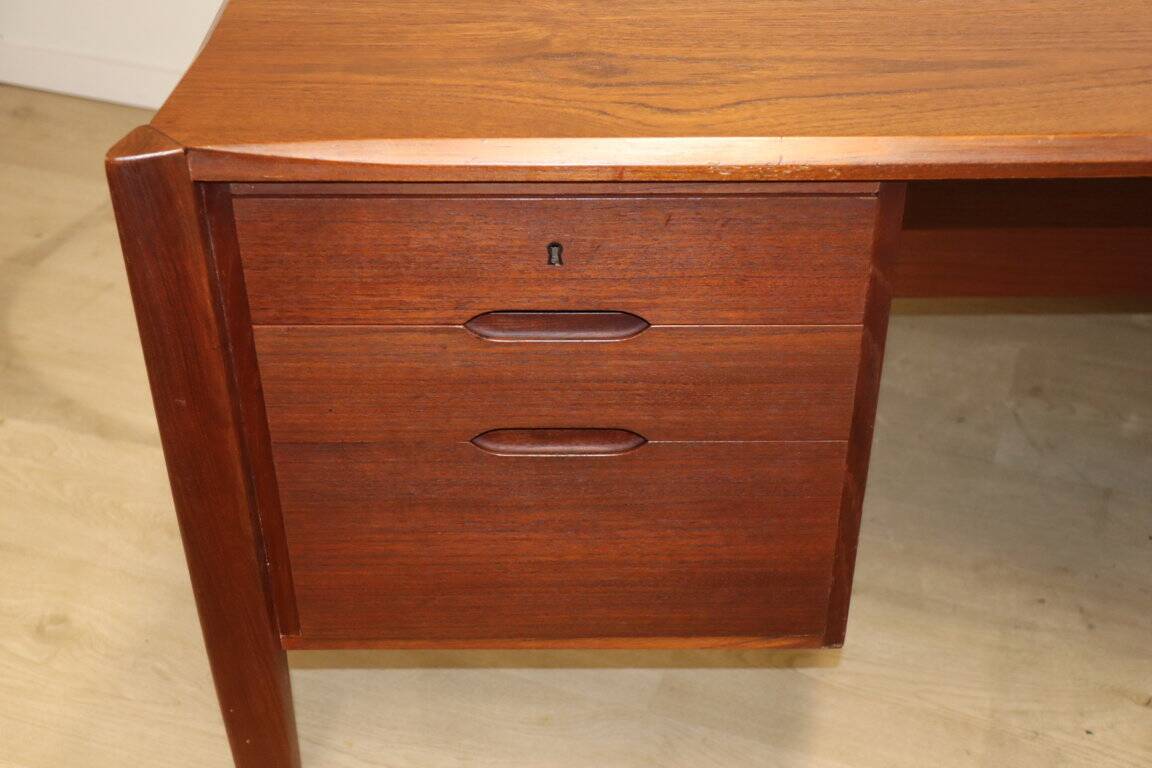 Vintage desk by Wilhelm Renz in double-sided teak, 1960s
