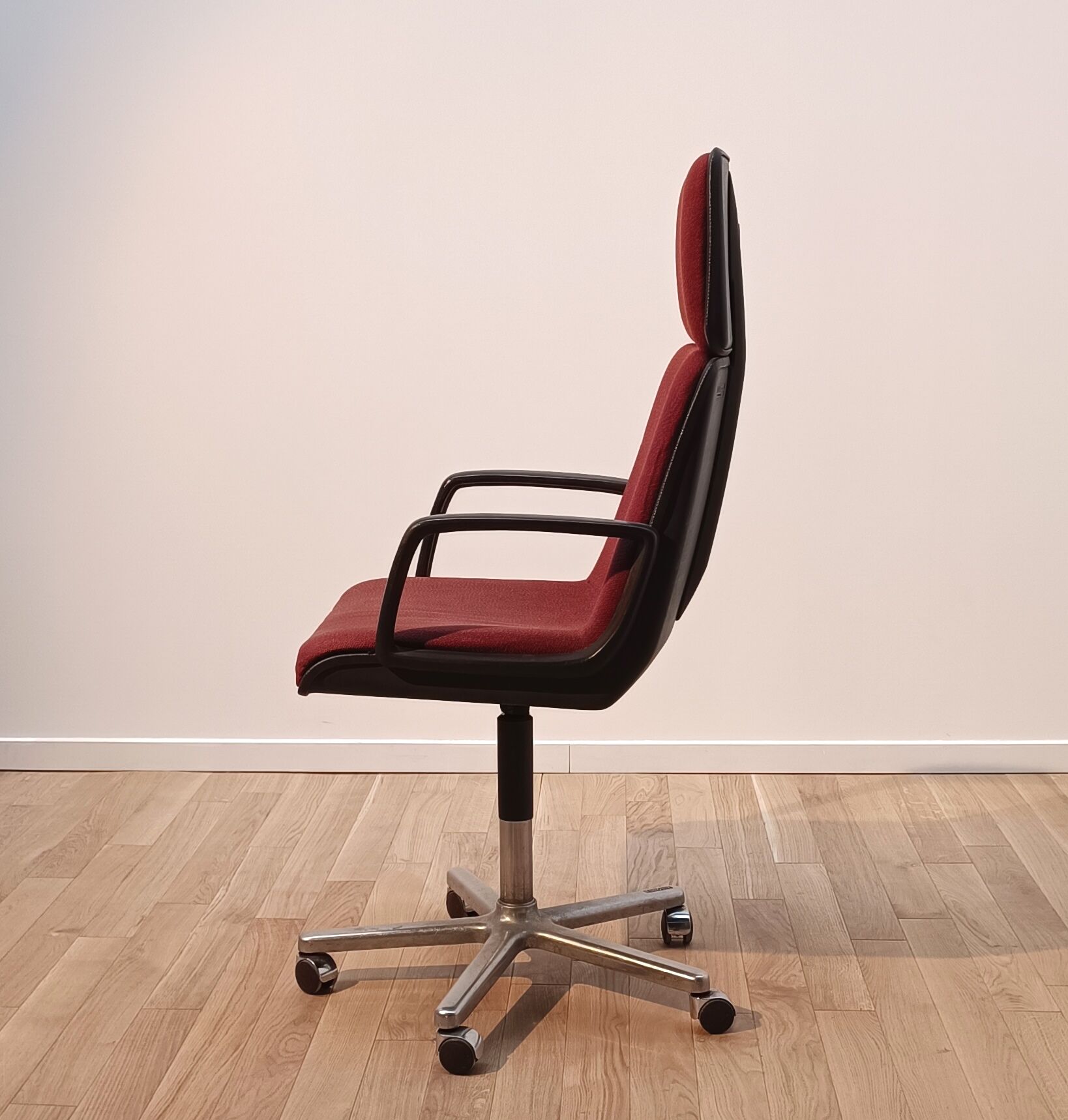 Eurosite office chair
