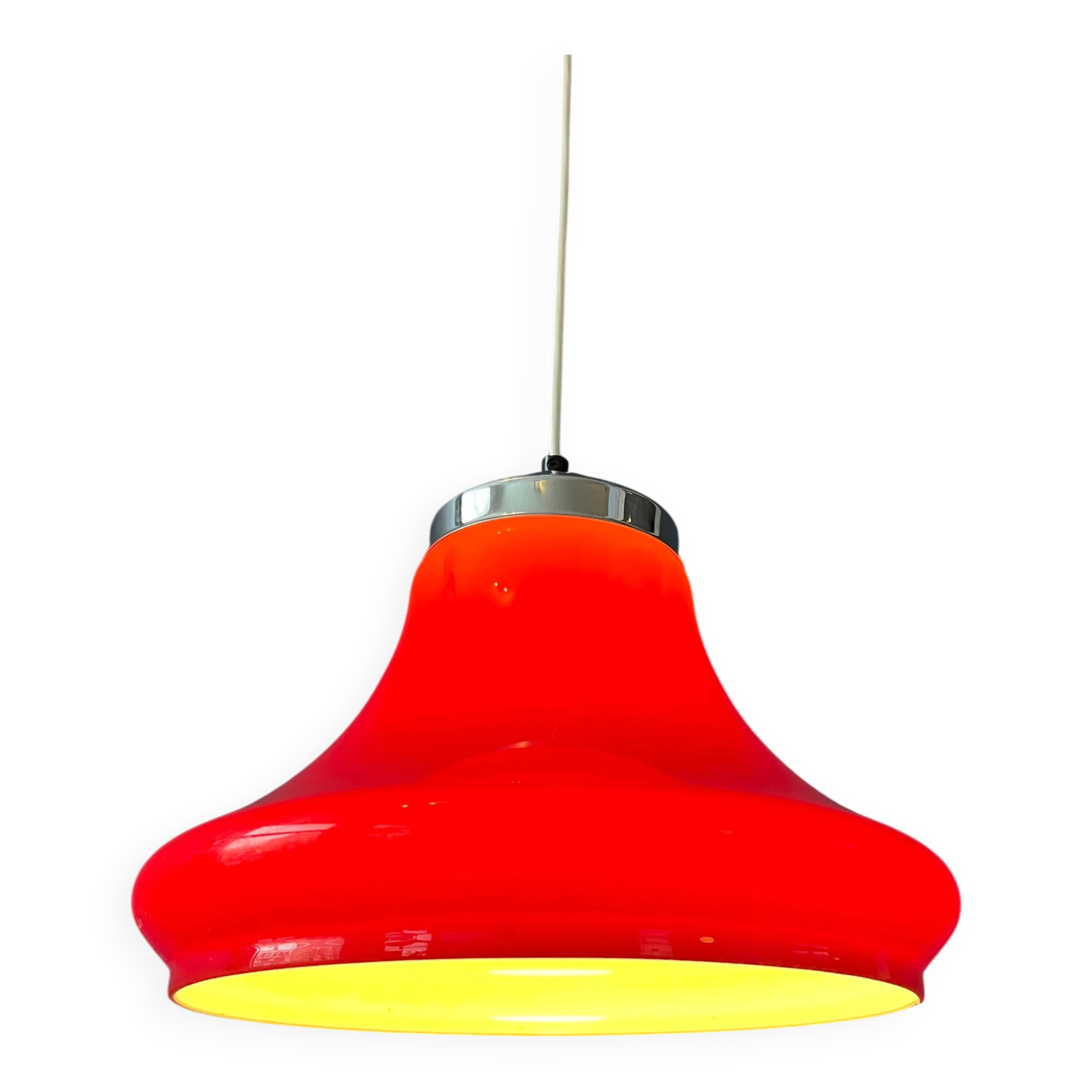 Suspension Space Age rouge en plexiglas avec dessus chromé