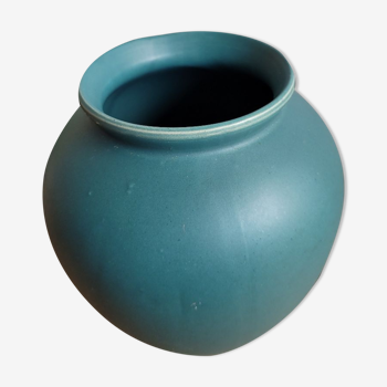 Almond-green ceramic round vase