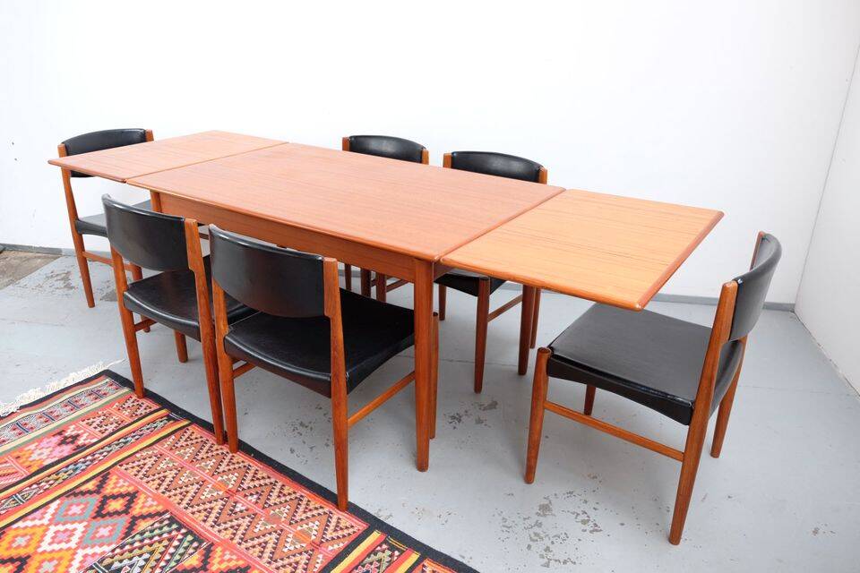 Teak dining table in retro vintage Danish style from the 60s-70s.