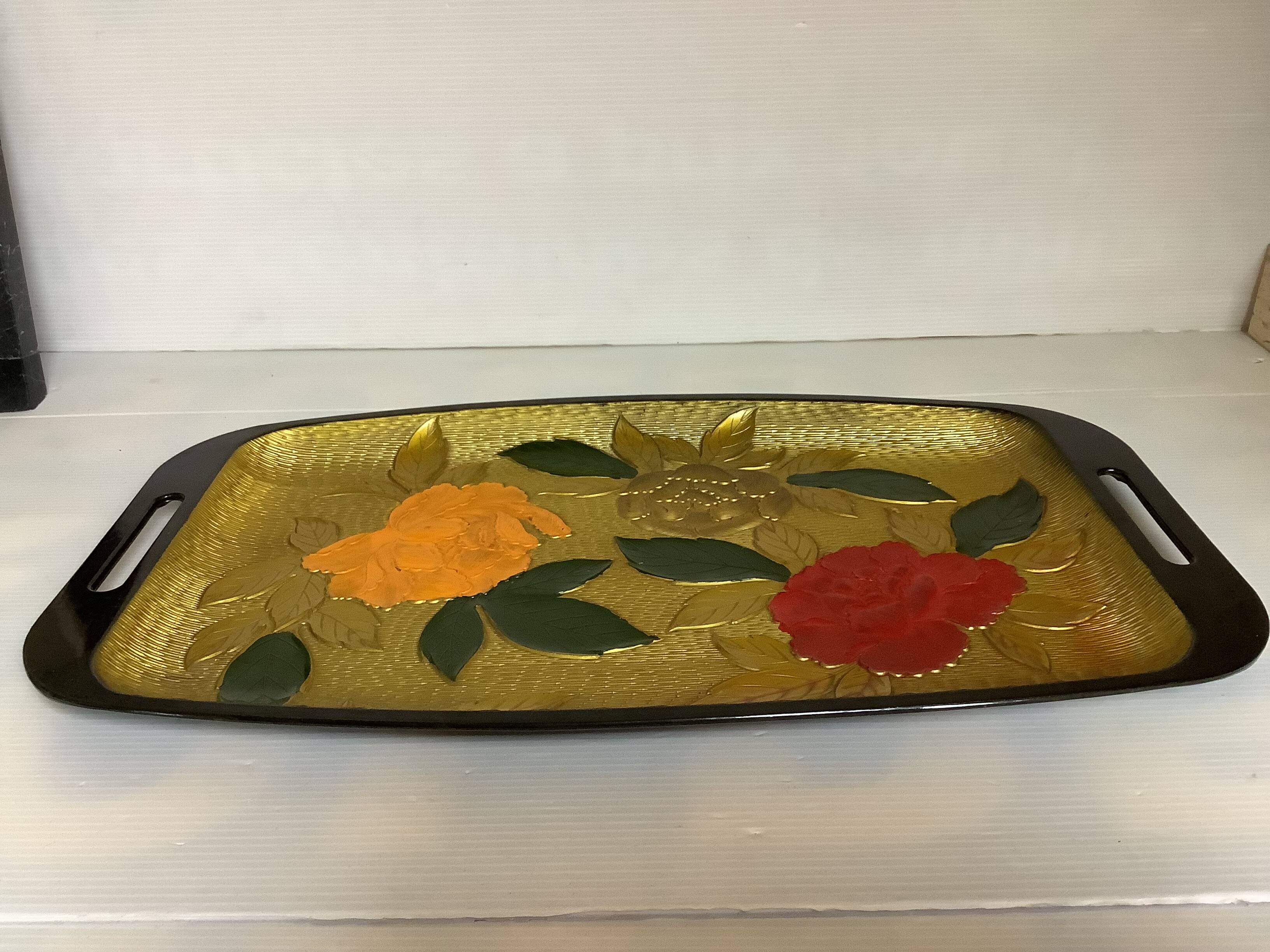 Multicolored flower tray