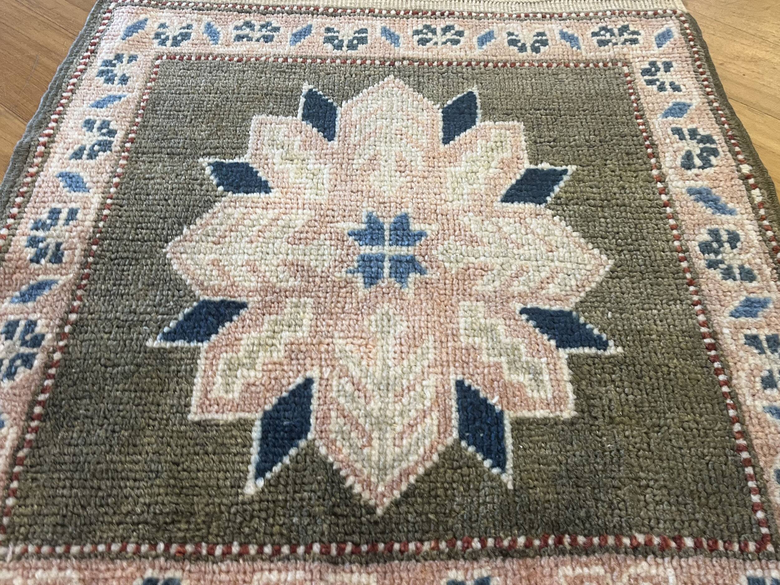 Tapis anatolien carré