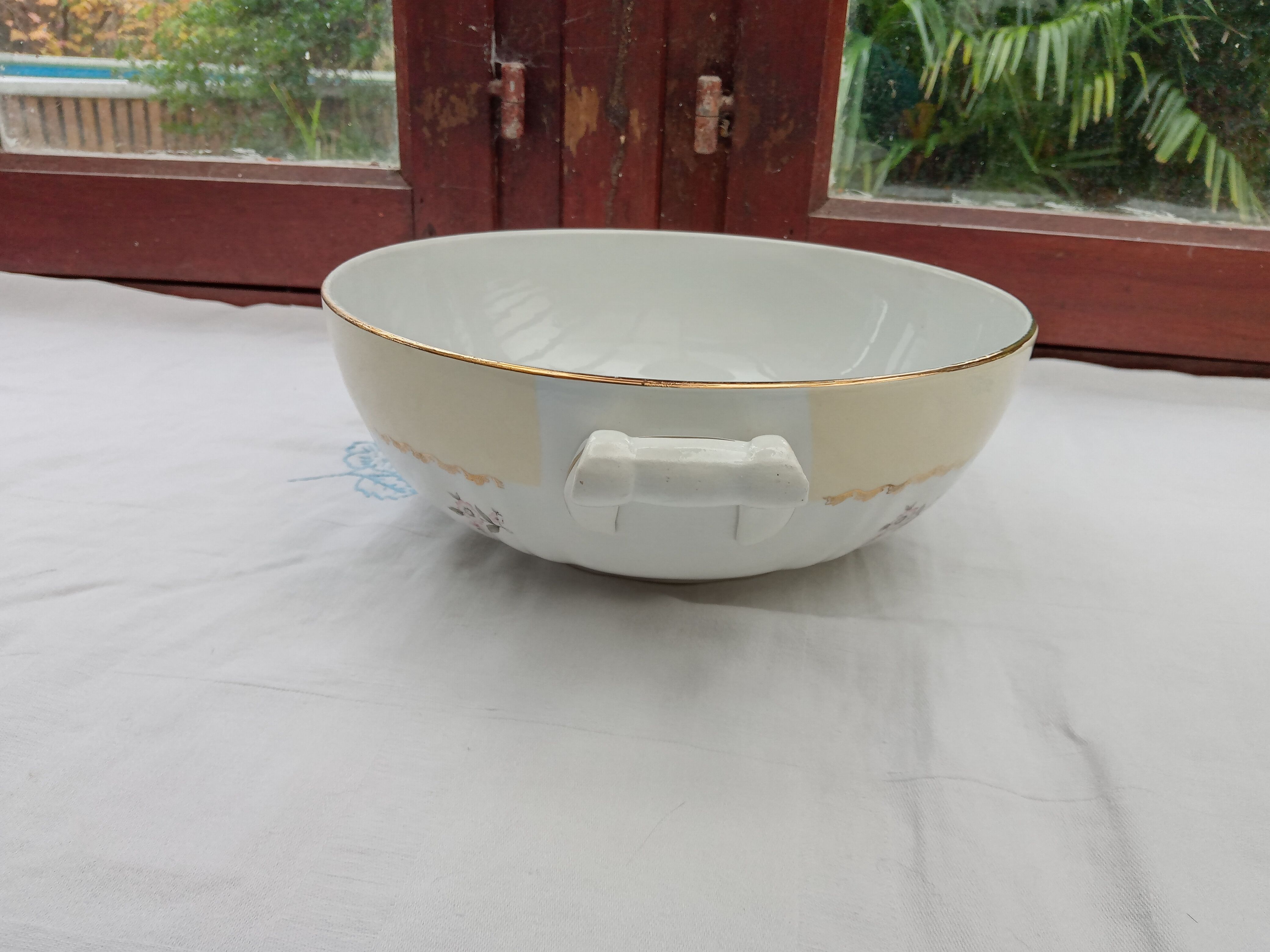 Salad bowl / Soupière L'Amandinoise