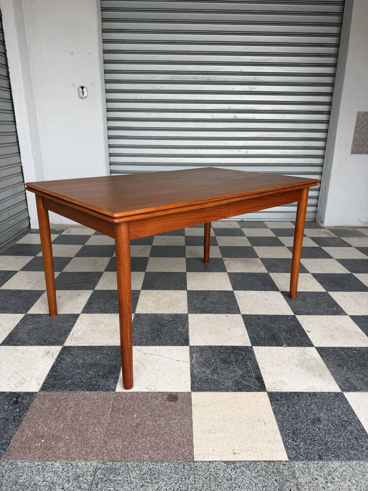 Table danoise en teck
