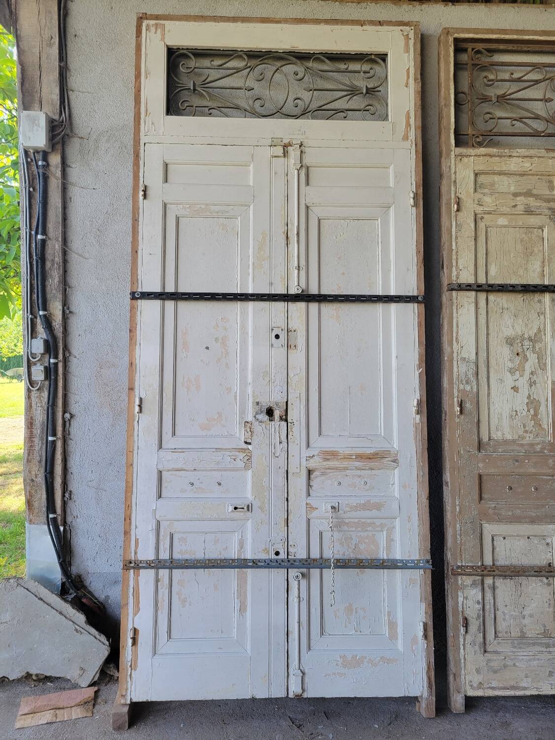 Double Haussmannian doors