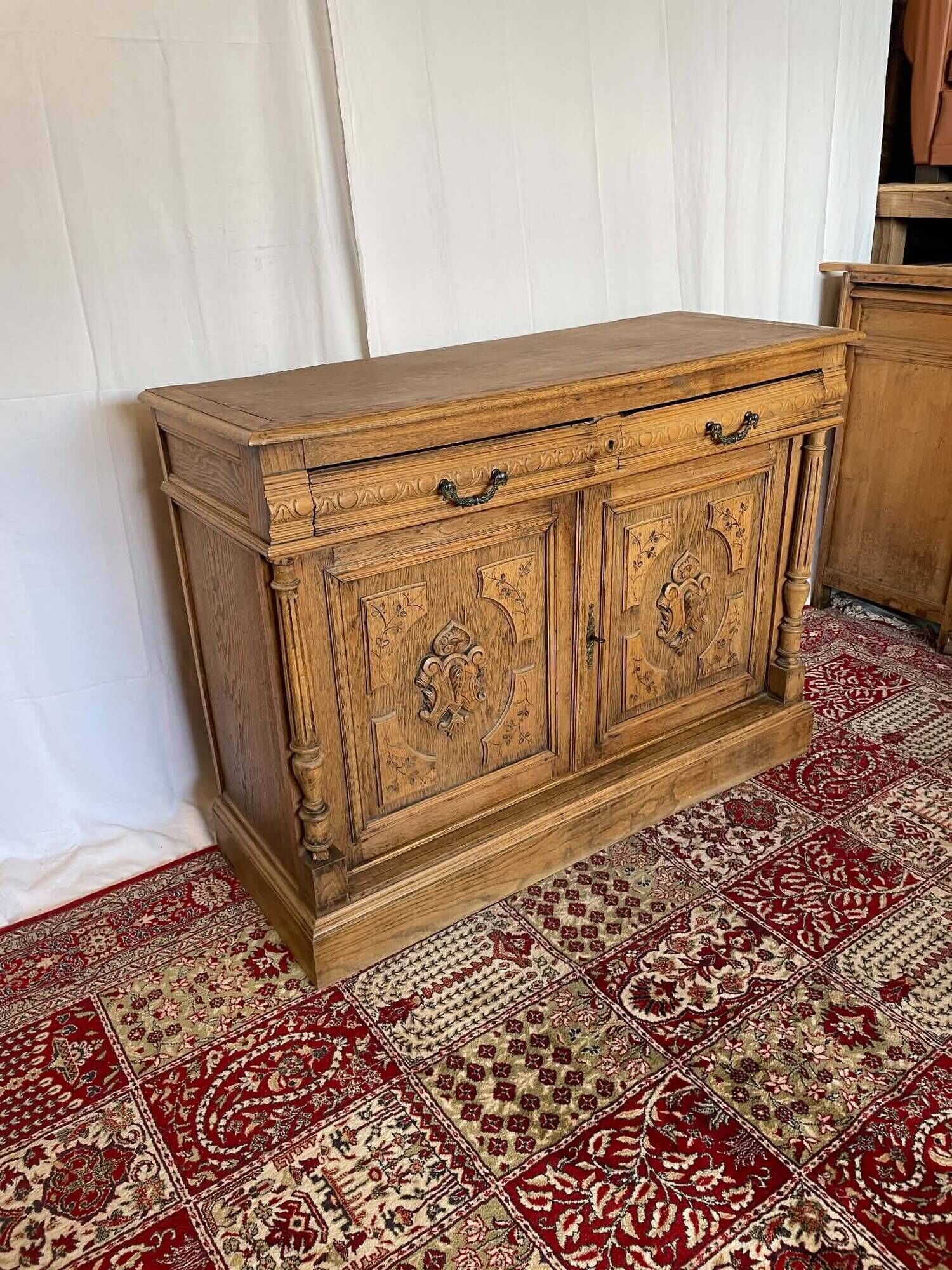 Antique carved oak sideboard – Late 19th century