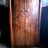 Small English wardrobe from the Art Deco period in walnut veneer - The elegance of rarity